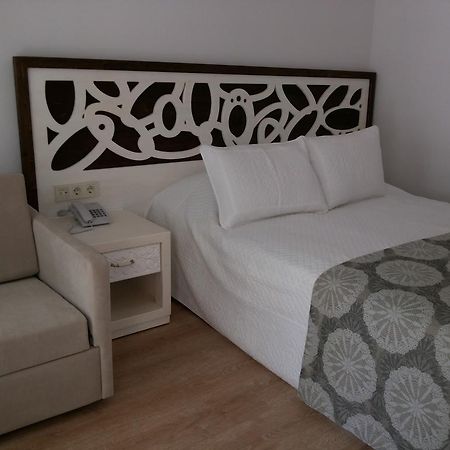 Meggs Bodrum Beach Restaurant & Hotel Ortakent Dış mekan fotoğraf