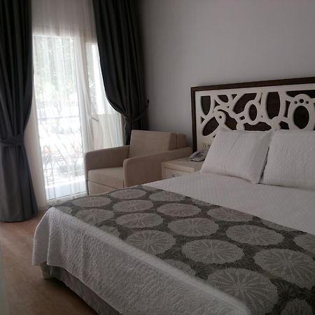 Meggs Bodrum Beach Restaurant & Hotel Ortakent Dış mekan fotoğraf