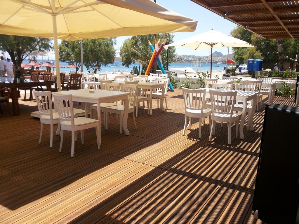Meggs Bodrum Beach Restaurant & Hotel Ortakent Dış mekan fotoğraf
