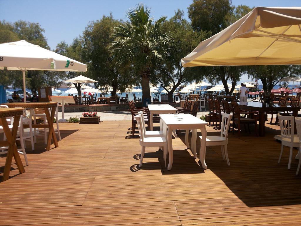 Meggs Bodrum Beach Restaurant & Hotel Ortakent Dış mekan fotoğraf