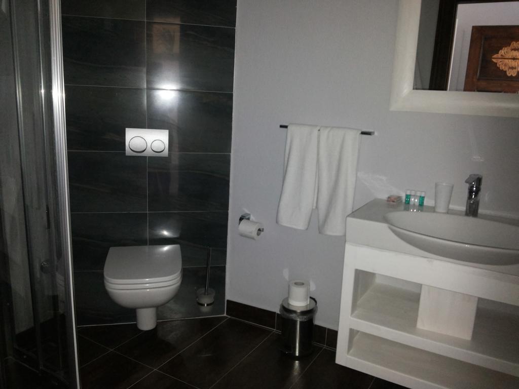 Meggs Bodrum Beach Restaurant & Hotel Ortakent Dış mekan fotoğraf