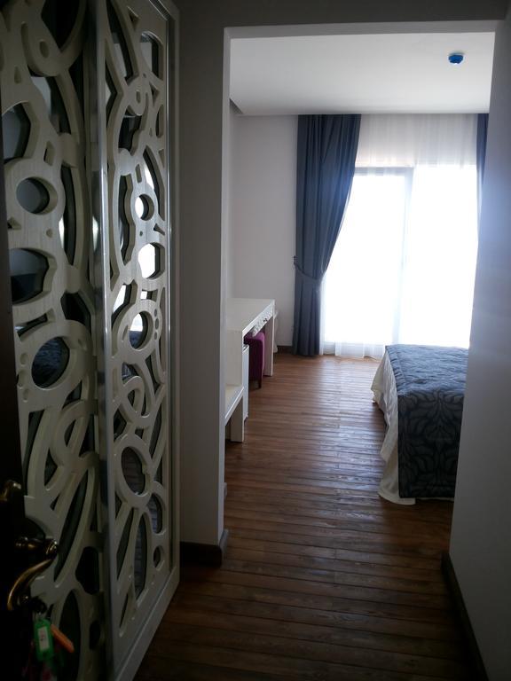Meggs Bodrum Beach Restaurant & Hotel Ortakent Dış mekan fotoğraf