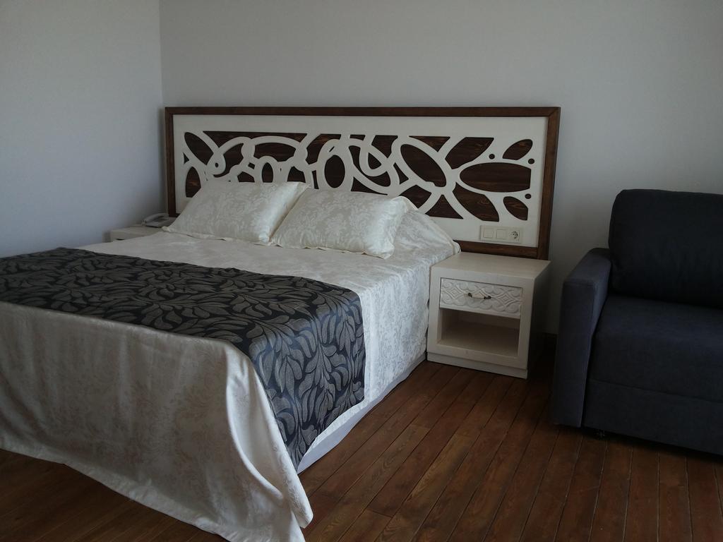 Meggs Bodrum Beach Restaurant & Hotel Ortakent Dış mekan fotoğraf