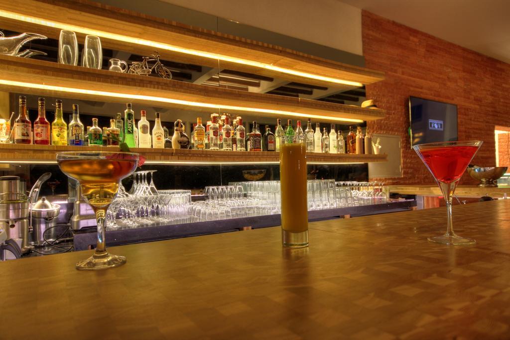 Meggs Bodrum Beach Restaurant & Hotel Ortakent Dış mekan fotoğraf