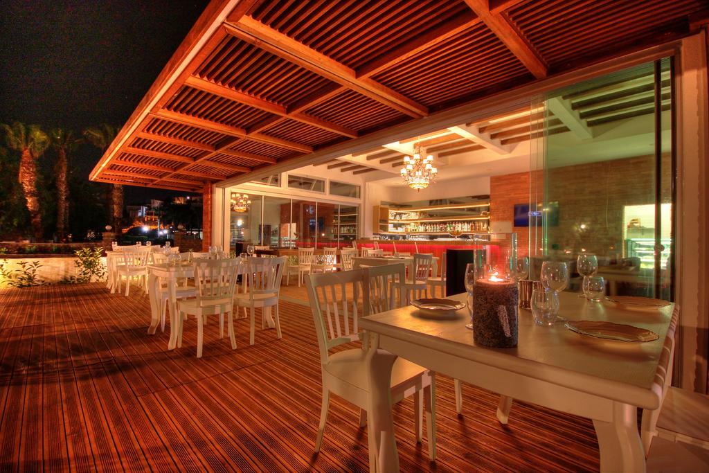Meggs Bodrum Beach Restaurant & Hotel Ortakent Dış mekan fotoğraf