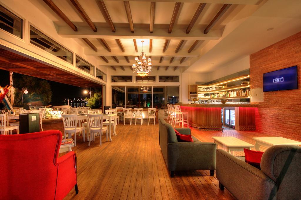 Meggs Bodrum Beach Restaurant & Hotel Ortakent Dış mekan fotoğraf