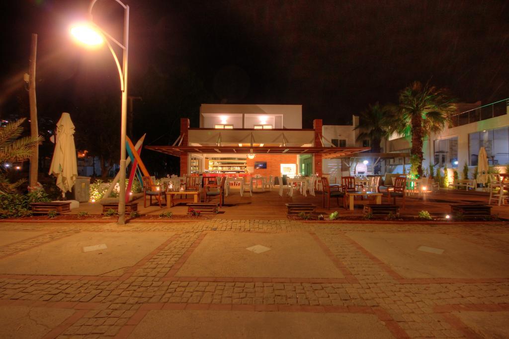 Meggs Bodrum Beach Restaurant & Hotel Ortakent Dış mekan fotoğraf