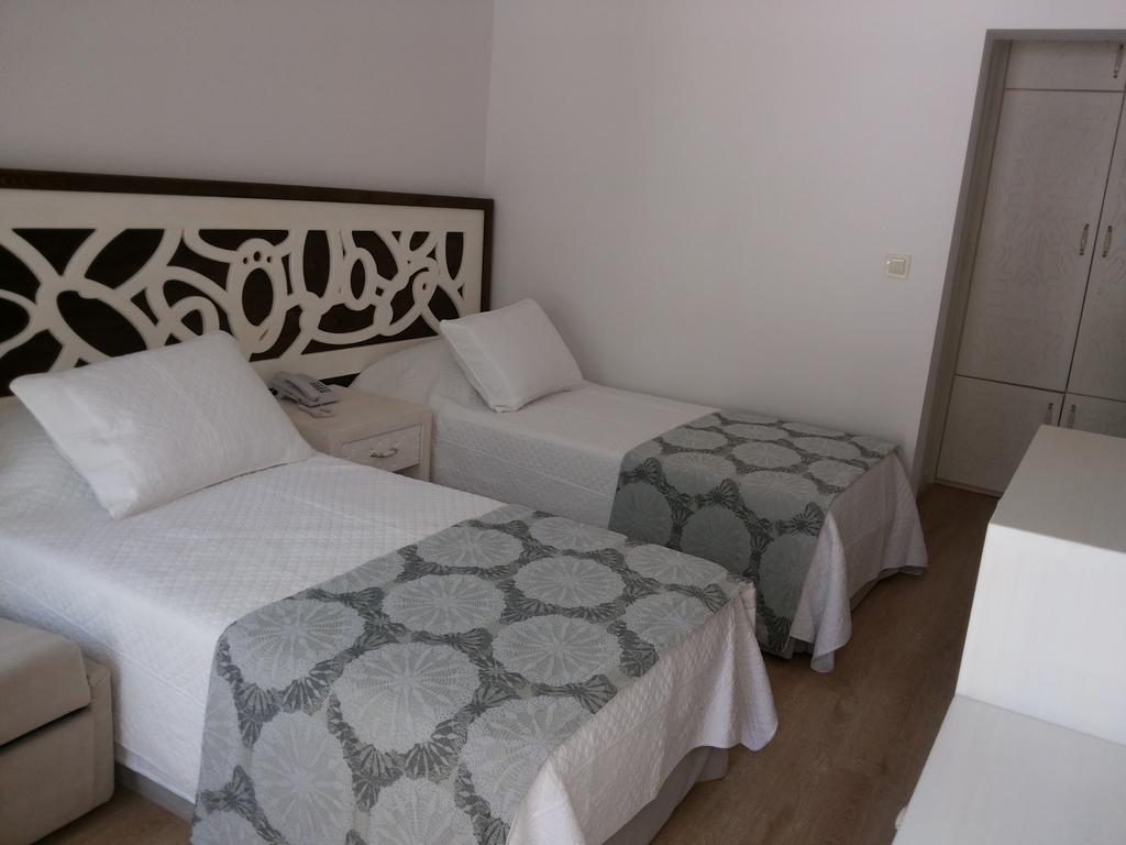 Meggs Bodrum Beach Restaurant & Hotel Ortakent Oda fotoğraf