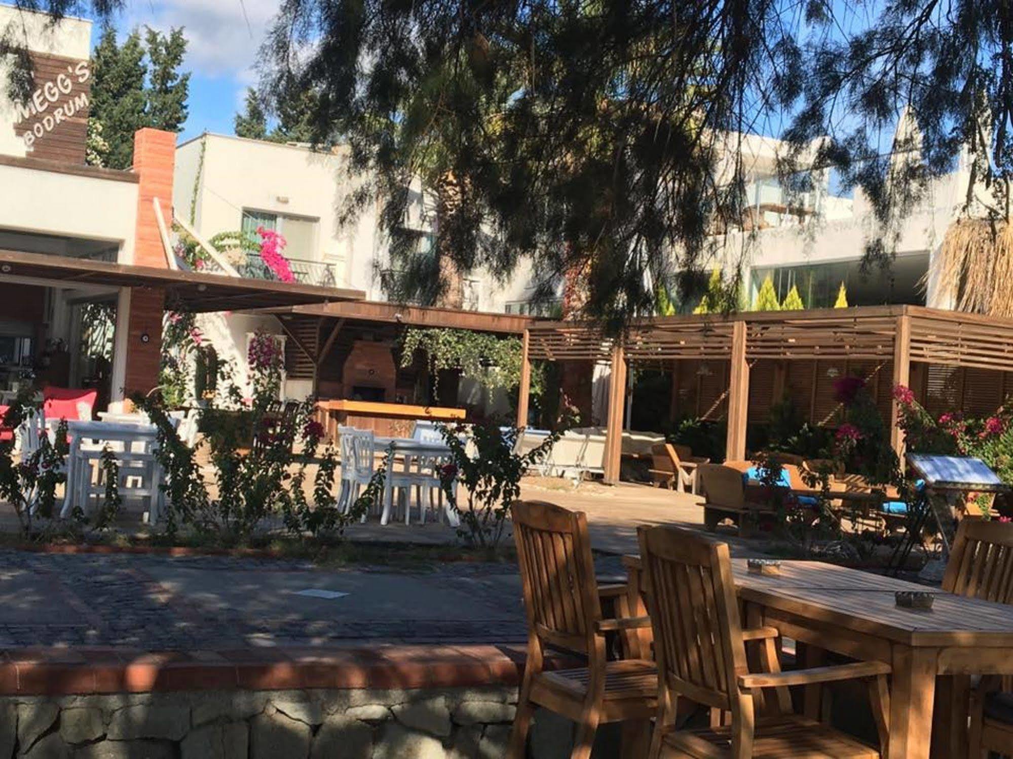 Meggs Bodrum Beach Restaurant & Hotel Ortakent Dış mekan fotoğraf