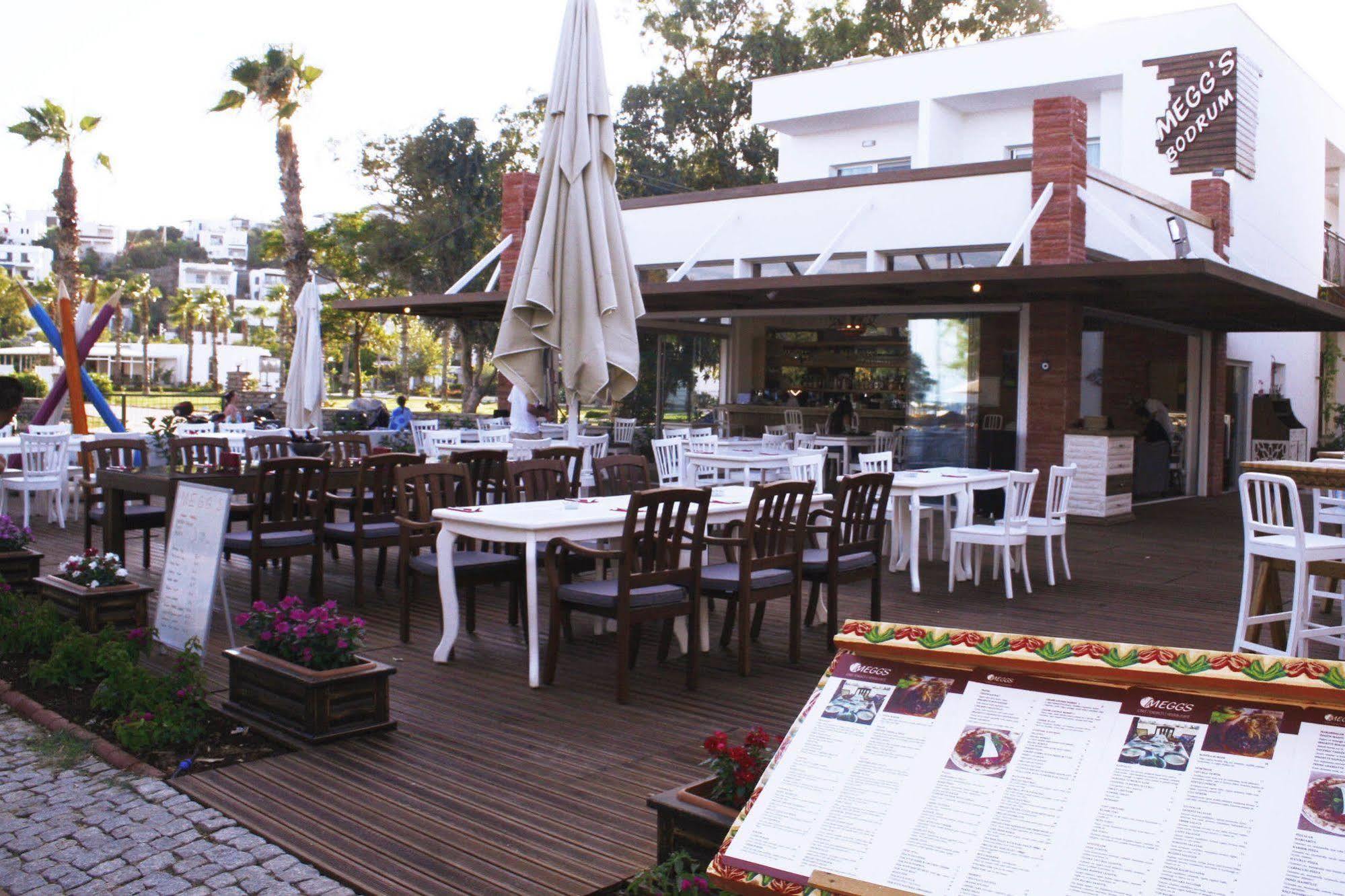 Meggs Bodrum Beach Restaurant & Hotel Ortakent Dış mekan fotoğraf