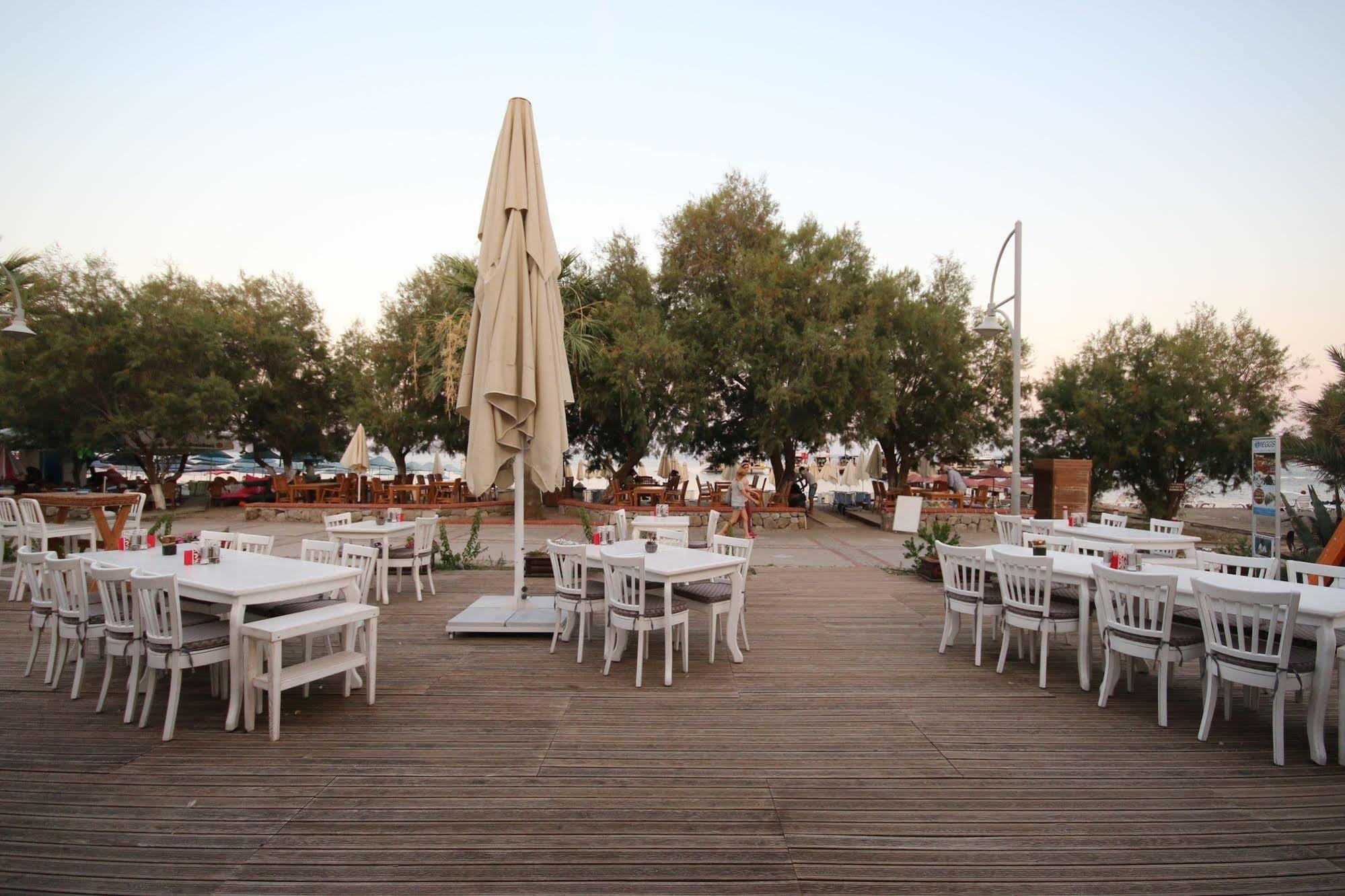 Meggs Bodrum Beach Restaurant & Hotel Ortakent Dış mekan fotoğraf